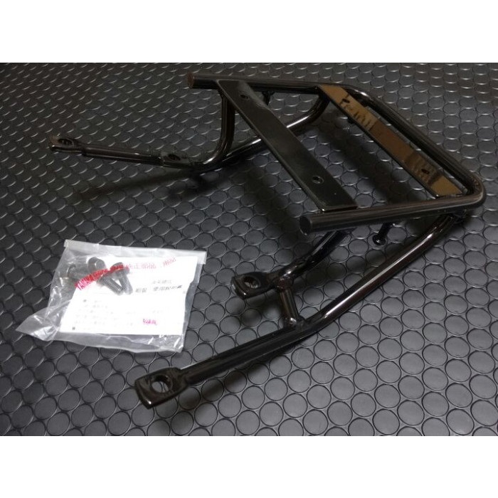 シグナスx 純正リアキャリア ヤマハ 付属品揃ってます シグナスx ヤマハ純正 キャリアボックス 1式