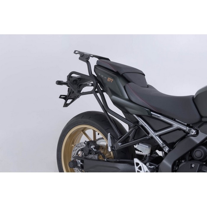 SLC サイドキャリアセット(左右) GSX-8T/TT 26｜キャリア｜の通販なら
