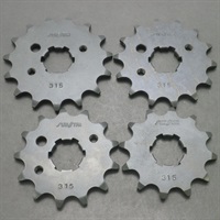 【在庫限り】562 オフセットフロントスプロケット 18T