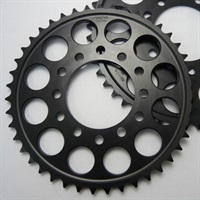 【在庫限り】【アウトレット】RK-110BKH  サンスター リアスプロケット アルミ BK 520 46T NINJA400