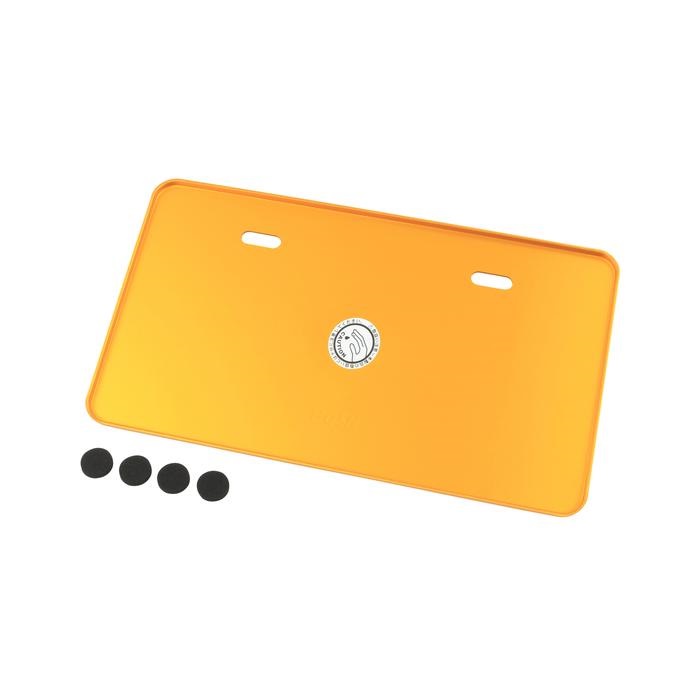 【在庫限り】 アルミライセンスプレートLサイズ 新基準適合タイプ(ゴールド)