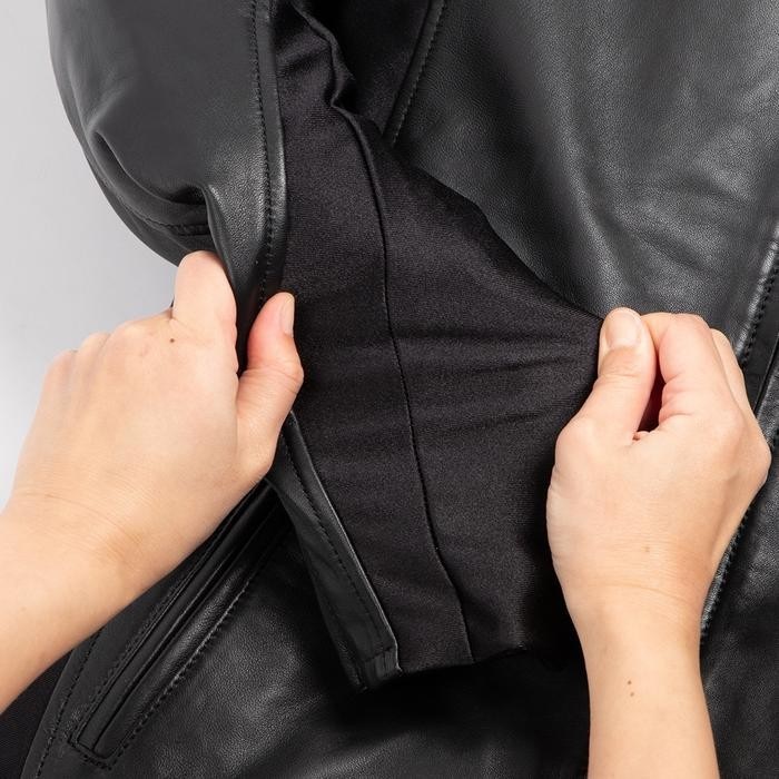 黒レザージャケット バックル付き tb1020382_0.jpg