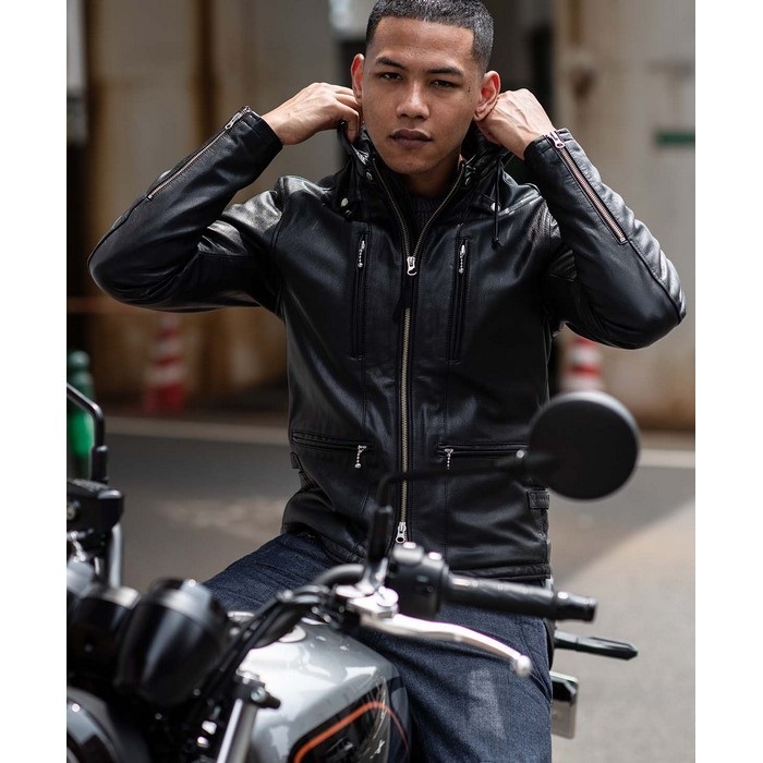 モスキーノ　シングルライダース　レザー　ノーカラー　黒　ロゴ入り　ジップアップ モスキーノ シングルライダース レザー ノーカラー 黒 ロゴ入り ジップ