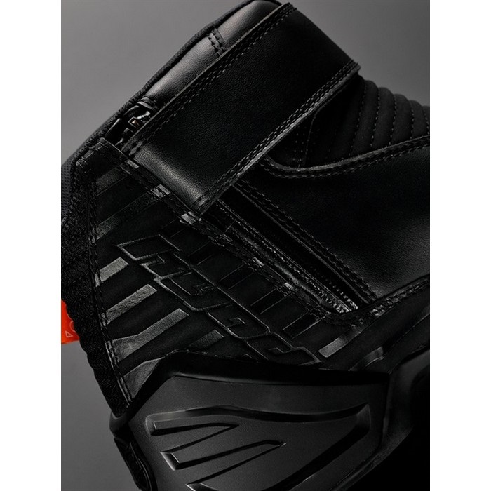 HSF101D ST-X RIDING BOOTS “Aslan D3O” WHITE/BLACK｜ブーツ｜の通販