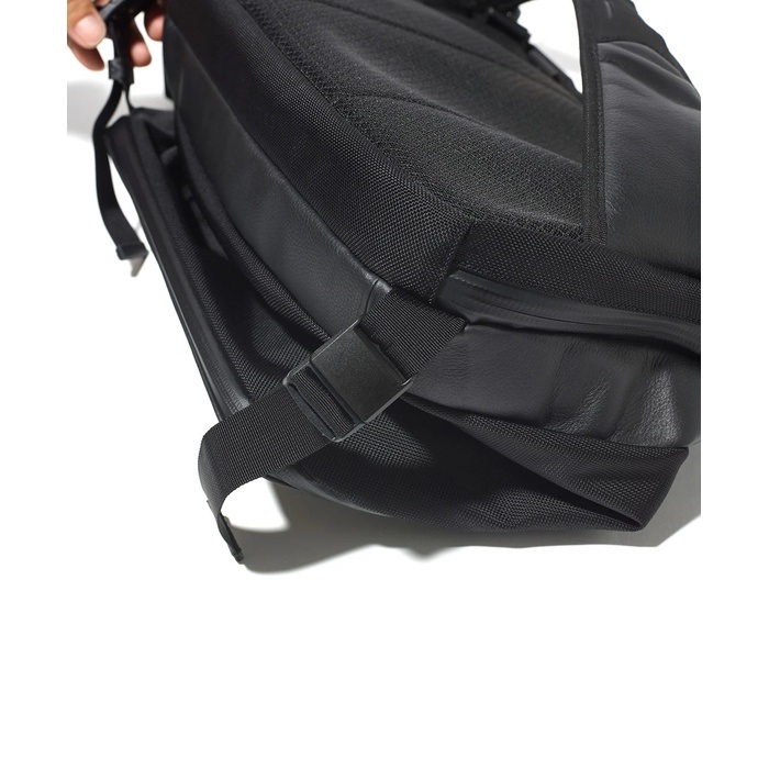 KADOYAxBroski and Supply RIDERS SLING BAG｜バックパック
