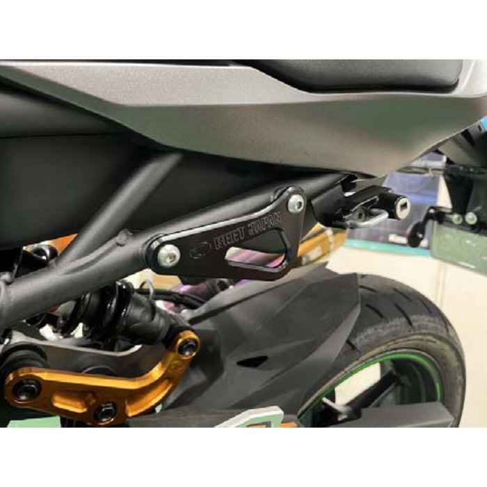 Kawasaki ZX25R/4R 用レーシングフックKIT｜荷掛けフック・ツーリング
