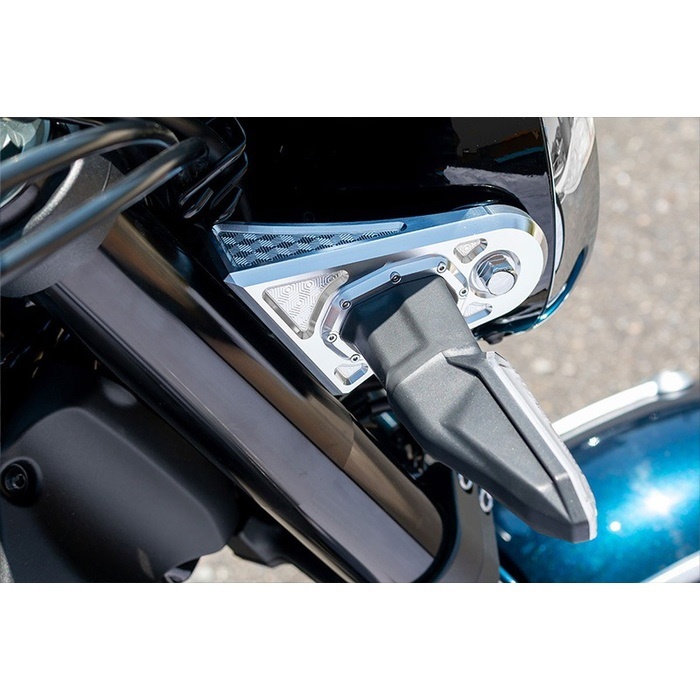 PMC Z900RS ライトステーカバー　純正ウインカー対応 シャイニングシルバー ハニカムライトステーカバー（汎用