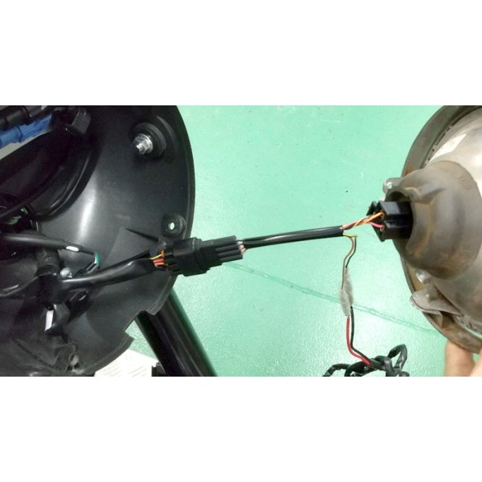 ヘッドライト変換ハーネス 純正LED→H4カプラー Z900RS/CAFE 18