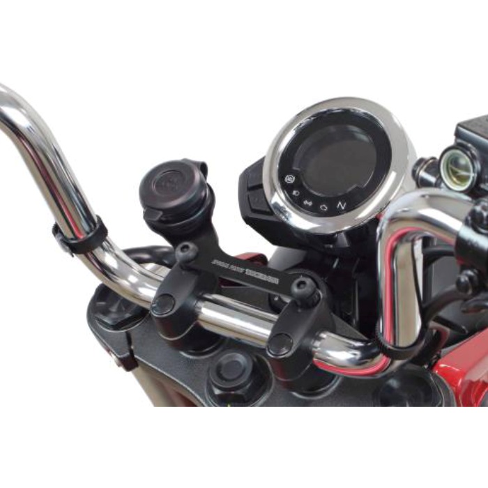 シガーソケットステー CT125(JA65)ダックス125(JB04/JB06)｜USB電源