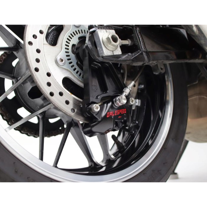 リアキャリパーサポート ブラック (2POT 84mmピッチ＆STD径) Z900RS 18