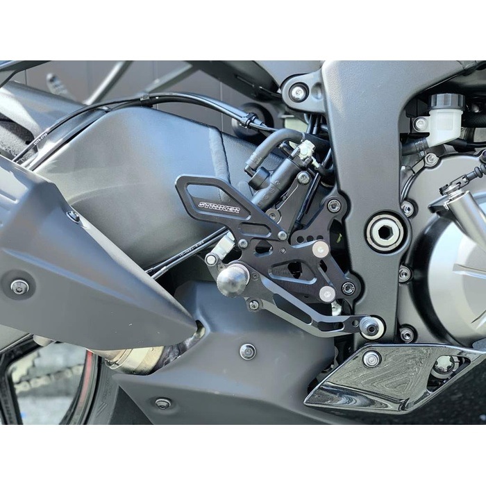 スペシャルステップキット 6ポジション ZX-6R 19- 23｜バックステップ