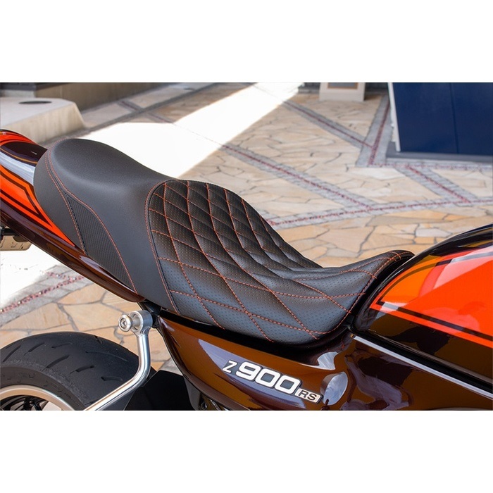 ヒップシート ヴァイパーシート ドットパンチ レッド Z900RS｜シート・シート