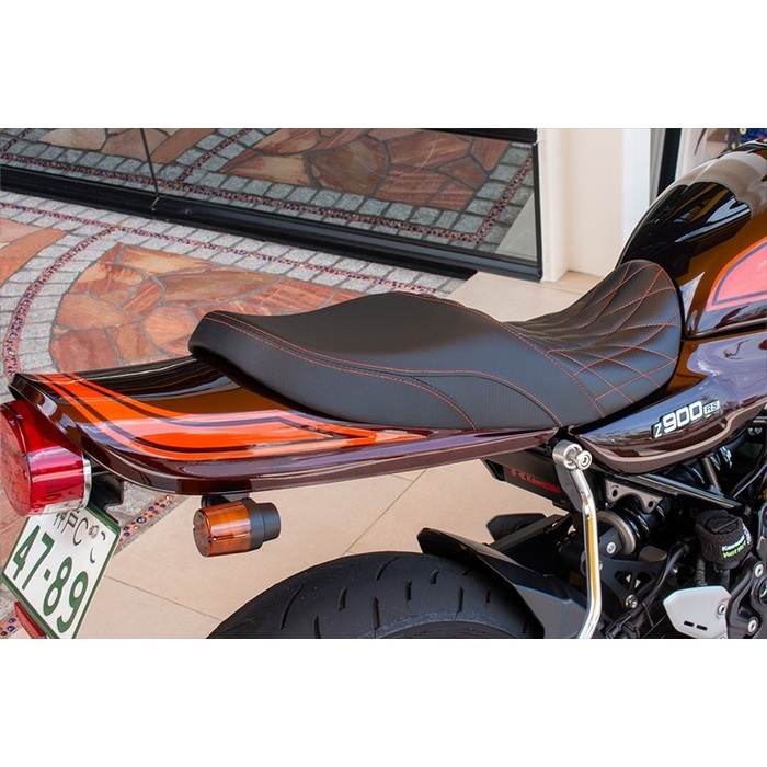ヴァイパーシート ドットパンチ レッド Z900RS｜シート・シート