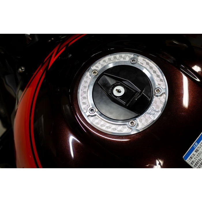 ARCHI（アーキ）からZ900RS専用ビレット・ハニカム タンク