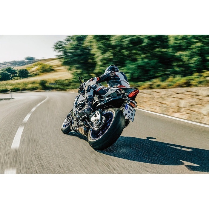 BATTLAX HYPERSPORT S22 フロント：120/70ZR17 M/C (58W) TL (バ